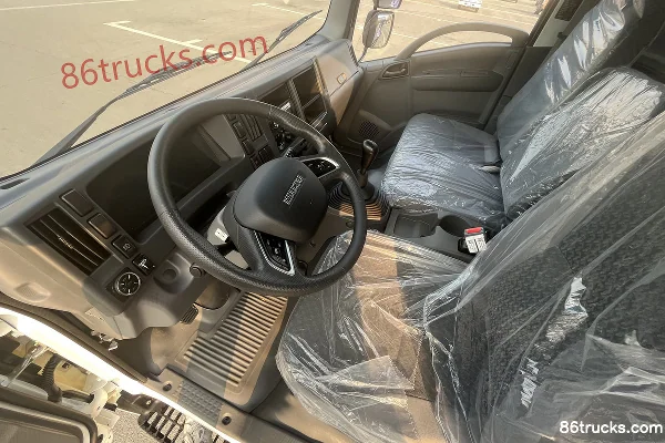 Qingling Isuzu 700P 205hp 4X2(6 wheels) Power Truck Chassis (China VI) Cab (1) | 86Trucks