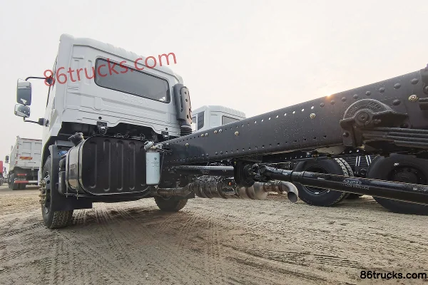 Dongfeng Commercial Vehicle Tianjin VR 230 hp 4X2(6 wheels) Power Truck Chassis (2) | 86Trucks