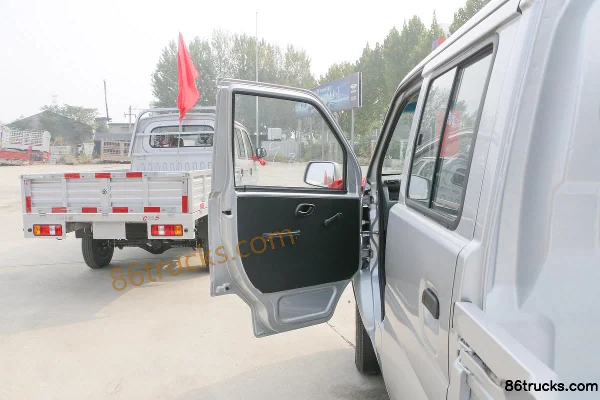 Dongfeng K02 2022 1,3 L 92 ch 4X2(6 roues) Essence 2 m Camion plateau biplace (China VI) Cabine (1) | 86Trucks