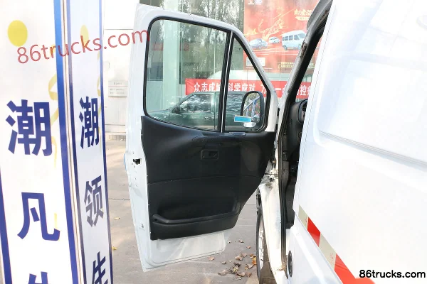 JMC Teshun 122 hp 2.8T diesel 3-seat manual short wheelbase medium roof enclosed van Cab (1) | 86Trucks