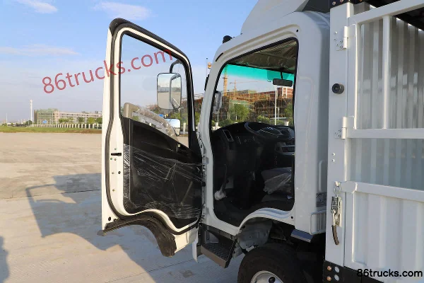 Yuchai New Energy EC344F 4.5T 4.125m single-row pure electric stake truck 106.95kWh 4X2(6 wheels) Interior (1) | 86Trucks