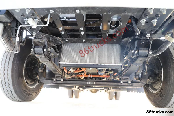 Yuchai New Energy EC344F 4.5T 4.125m single-row pure electric stake truck 106.95kWh 4X2(6 wheels) Chassis (1) | 86Trucks
