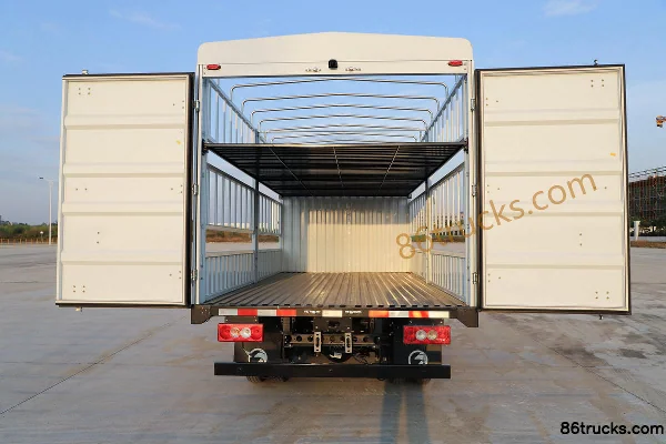 Yuchai New Energy EC344F 4.5T 4.125m single-row pure electric stake truck 106.95kWh 4X2(6 wheels) Body (3) | 86Trucks