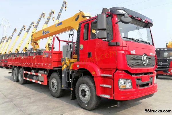 SHACMAN Delong New M3000 350 hp 8X4(12 wheels) 8.2m truck-mounted crane (Chengliwei brand) Exterior