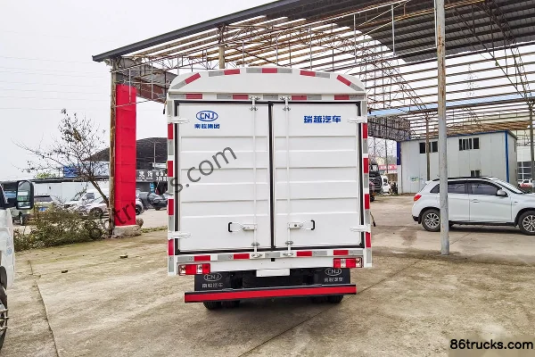 NanJun Ruidi 116 hp 4X2(6 wheels) 3.95m Single Row Stake Truck (China VI) Exterior (2) | 86Trucks