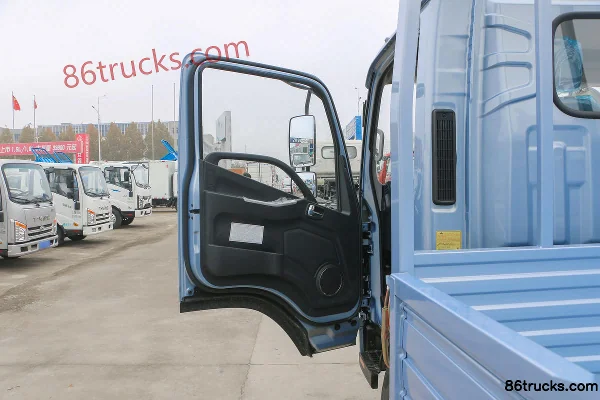 Foton Times Leader M5 132hp 4X2(6 wheels) 4.17m Single Row Flatbed Light Truck (China VI) Cab (1) | 86Trucks