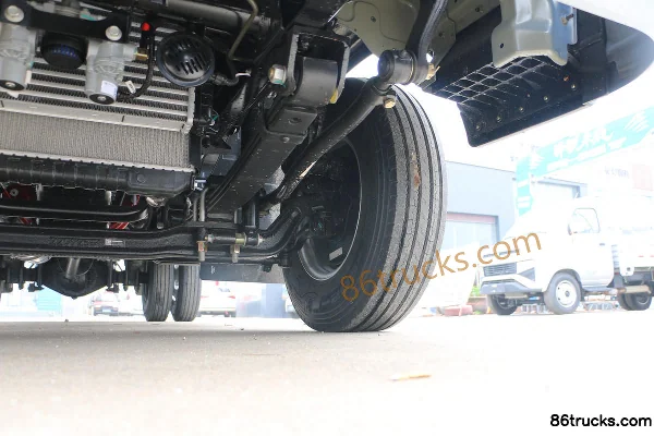 Foton Times Leader M5 132hp 4X2(6 wheels) 4.17m Single Row Flatbed Light Truck (China VI) Chassis (3) | 86Trucks