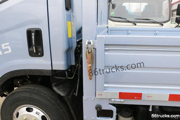 Foton Times Leader M5 132hp 4X2(6 wheels) 4.17m Single Row Flatbed Light Truck (China VI) Body (2) | 86Trucks