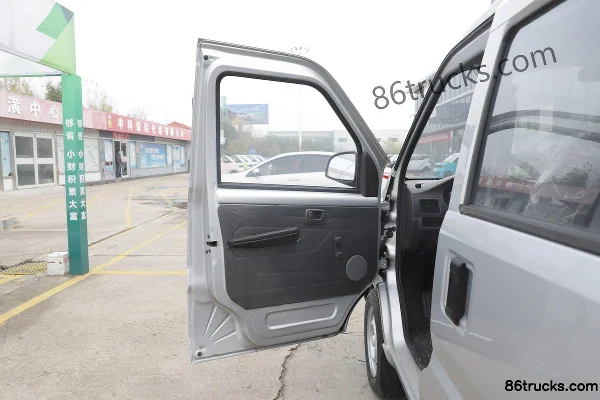 Wuling Rongguang version de base 102ch 1.5L essence fourgonnette 7 places (China VI) Cabine (1) | 86Trucks