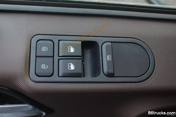 FAW Jiefang Lingtu 163hp 4X2(6 wheels) 4.16m AMT Automatic Single Row Van Light Truck Cab (2) | 86Trucks