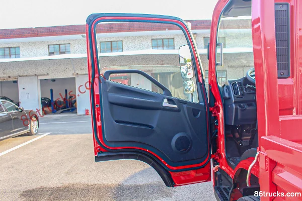 FAW Jiefang J6F Medium Body 137hp 4X2(6 wheels) 4.2m Single Row Flatbed Light Truck (China VI) Cab (1) | 86Trucks