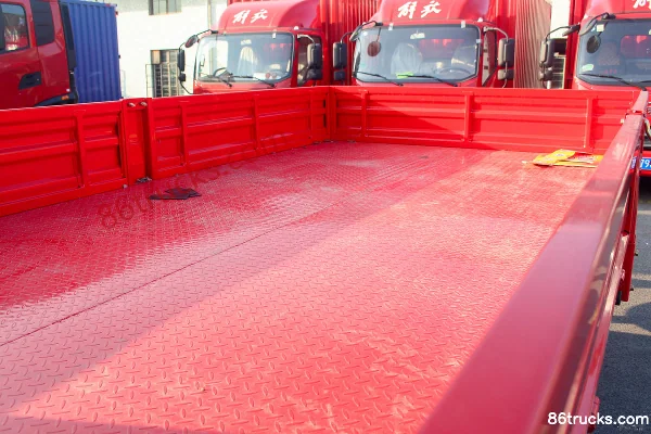 FAW Jiefang J6F Medium Body 137hp 4X2(6 wheels) 4.2m Single Row Flatbed Light Truck (China VI) (1) | 86Trucks