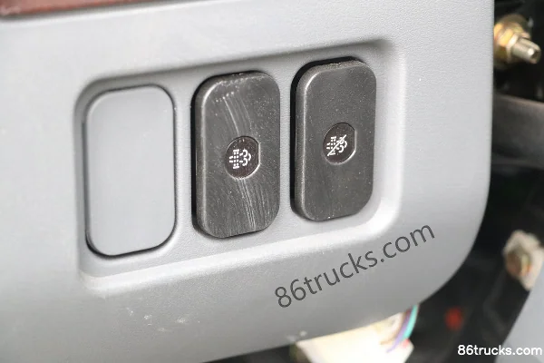 Kama GK8 Fuyunlai 87 hp 4X2(6 wheels) 4.2m dump truck Cab (1) | 86Trucks