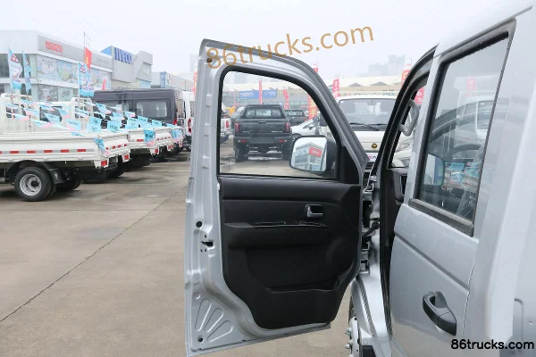 Foton Xiangling V2 Comfort 1.6L 105 hp 4X2(6 roues) CNG 2.55m double-row flatbed mini truck Cabine (2) | 86Trucks