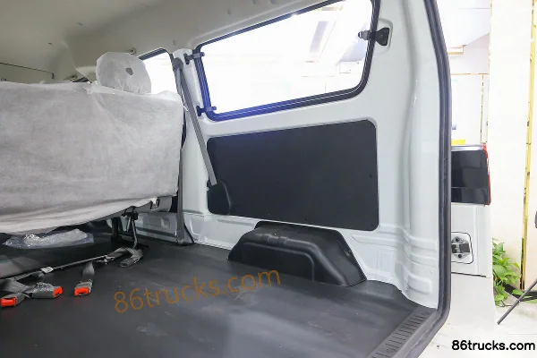 SRM Xinyuan Xiaohai Shi EV 2021 Standard 5-Seat 4.2m Pure Electric Multi-Purpose Passenger Vehicle 38.64kWh Cargo Box (3) | 86Trucks
