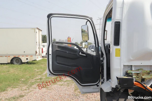 SHACMAN Light Truck Delong E3000 4.18m Pure Electric Box Light Truck 100.27kWh 4X2(6 wheels) Interior (2) | 86Trucks