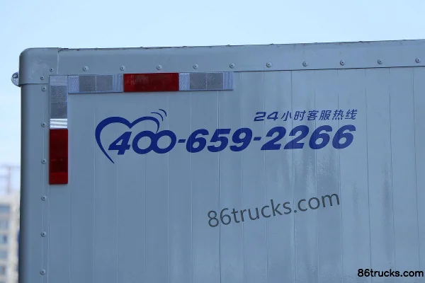 Yutong Medium Body 4.12m Single Row Pure Electric Van Light Truck 90.236kWh 4X2(6 wheels) (3) | 86Trucks