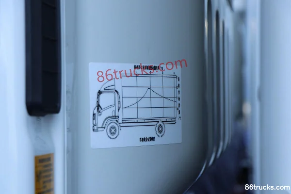 Yutong Medium Body 4.12m Single Row Pure Electric Van Light Truck 90.236kWh 4X2(6 wheels) (1) | 86Trucks