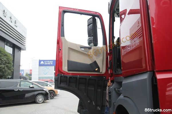 Mercedes-Benz Actros Heavy Truck Star Premium Edition 530hp 6X4(10 wheels) Automatic Tractor Truck (China VI) Cab (1) | 86Trucks