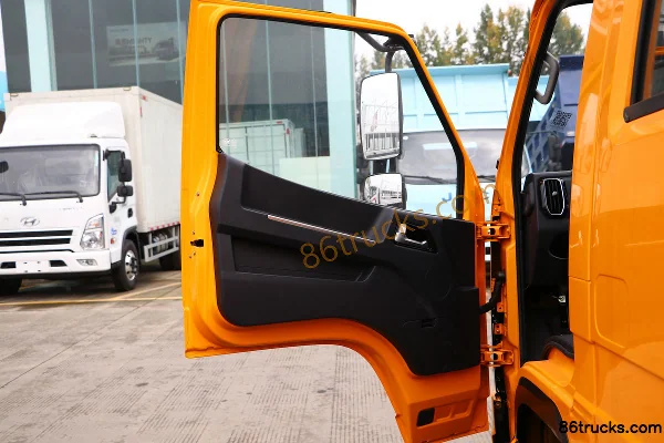FAW Hongta FAW Jiefang Ba Ling 2 Series V6 137hp 4X2(6 wheels) 3.715m Single-row Stake Light Truck (China VI) Cab (1) | 86Trucks