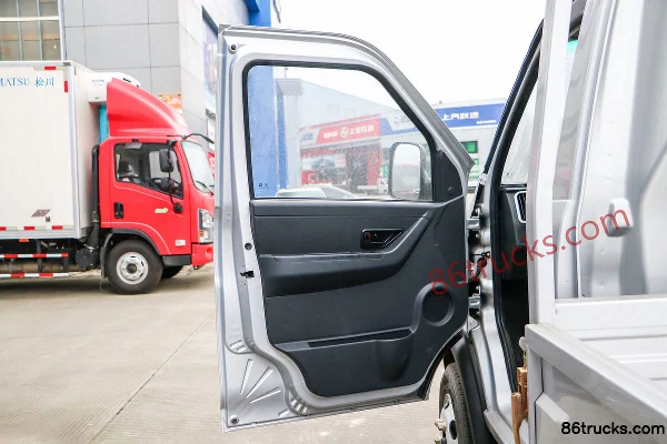 NanJun Ruishuai C Series 95hp 4X2(6 wheels) 3.81m Single Row Flatbed Micro Truck (China VI) Cab (1) | 86Trucks
