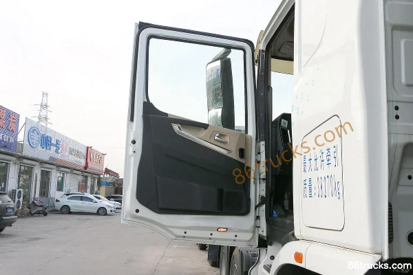 Yutong 6X4(10 roues) tracteur routier électrique pur CATL 282kWh Cabine (1) | 86Trucks