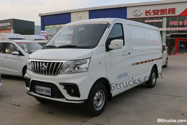 Changan Light Vehicle Ruixiang M80 Comfort 2016 109 hp 6-Seat 1.5L Light Bus Exterior (3) | 86Trucks