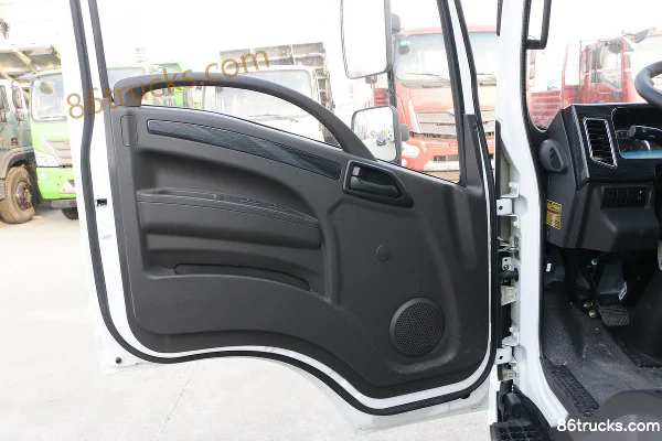 Ouling Jinlika II version luxe 2,0L 150 ch 4X2(6 roues) essence camion fourgon 4,1 m cabine simple (China VI) (2) | 86Trucks