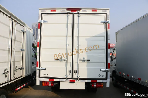 Ouling Jinlika II version luxe 2,0L 150 ch 4X2(6 roues) essence camion fourgon 4,1 m cabine simple (China VI) Carrosserie (3) | 86Trucks