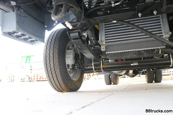 Yuejin Fuxing S80 95hp 4X2(6 wheels) 2.65m double-row flatbed mini truck (China VI) Chassis (2) | 86Trucks
