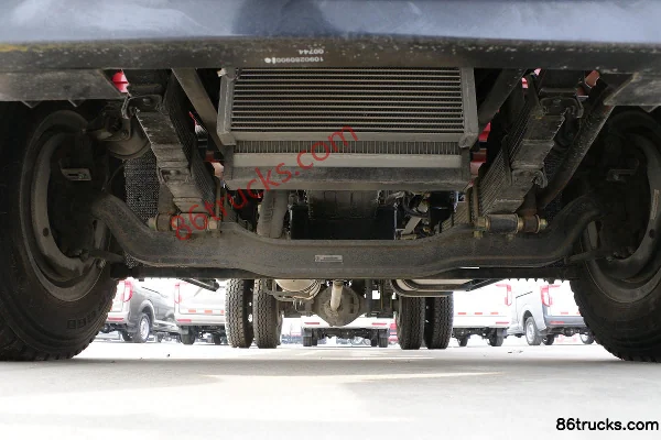 Ouling M7 Express Edition 200 hp 4X2(6 wheels) 5.33m Semi-row Flatbed Cargo Truck (China VI) Chassis (1) | 86Trucks