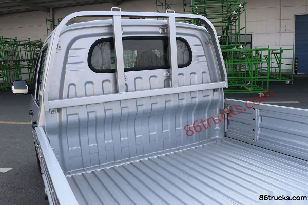 BAW Jingka T6 Luxury Edition 1.6L 123 hp 4X2(6 wheels) Gasoline 2.45m Double Row Stake Truck (China VI) Body (1) | 86Trucks