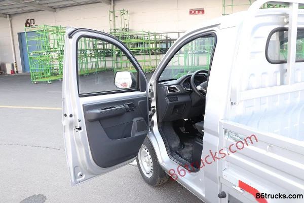 BAW Jingka T6 Luxury Edition 2.0L 133 hp 4X2(6 wheels) Gasoline 3.3m Single Row Flatbed Mini Truck (China VI) Cab (1) | 86Trucks