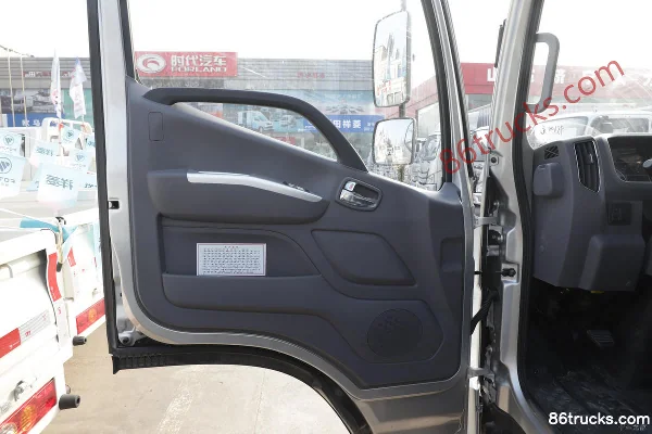 Foton Times Leader 5 150hp 4X2(6 wheels) 4.17m single-row flatbed light truck Cab (2) | 86Trucks