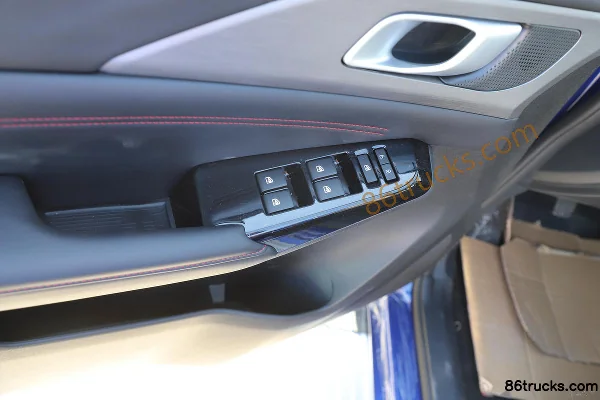 Changan Lantuo 2023 modèle élite 2,0 L diesel 163 ch manuel quatre roues motrices pick-up double cabine à empattement long Châssis (3) | 86T