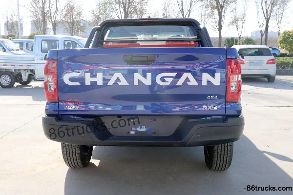 Changan Lantuo 2023 modèle élite 2,0 L diesel 163 ch manuel quatre roues motrices pick-up double cabine à empattement long Photos officielle
