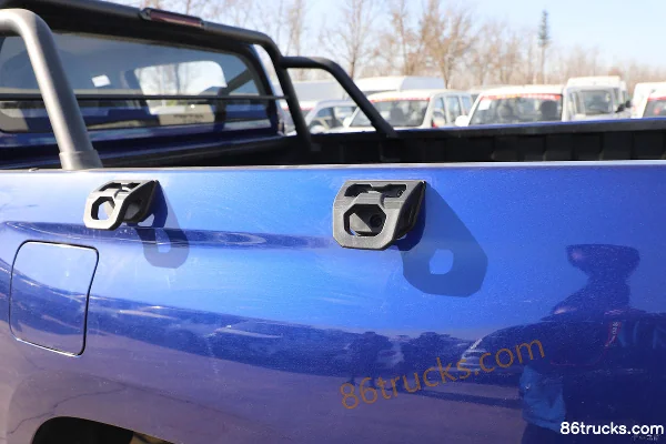 Changan Lantuo 2023 modèle élite 2,0 L diesel 163 ch manuel quatre roues motrices pick-up double cabine à empattement long Photos officielle