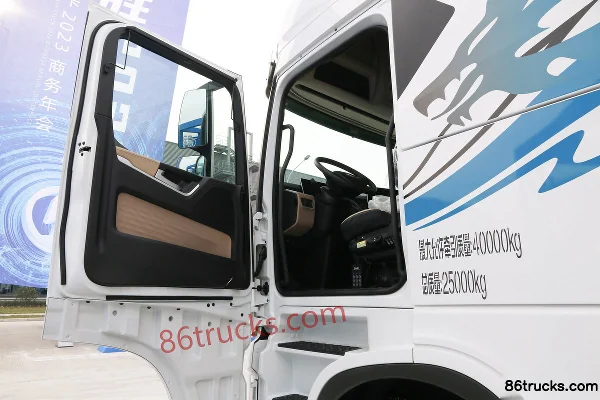 SHACMAN Delong X6000 Flagship Edition 680 hp 6X4(10 wheels) AMT Automatic Tractor Truck Cab (1) | 86Trucks
