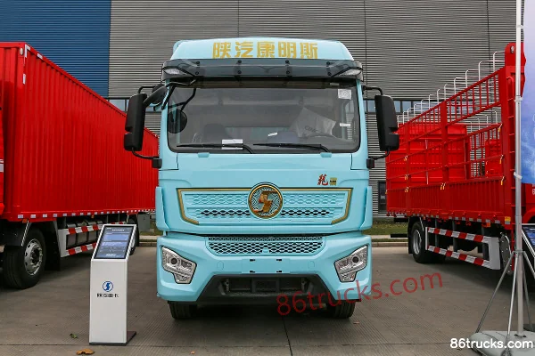 SHACMAN Cummins Longji Lightweight Flagship Edition 260 hp 4X2(6 wheels) 6.8 m Stake Truck Exterior (2) | 86Trucks