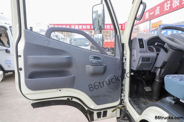 Foton AUMAN Jieyun Classic version 132 hp 4X2(6 wheels) 3.735m single-row box light truck Cab (2) | 86Trucks