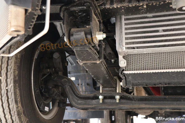 JAC Junling V5 132 hp 4X2(6 wheels) 3.37m Semi-row Flatbed Light Truck (China VI) Chassis (2) | 86Trucks