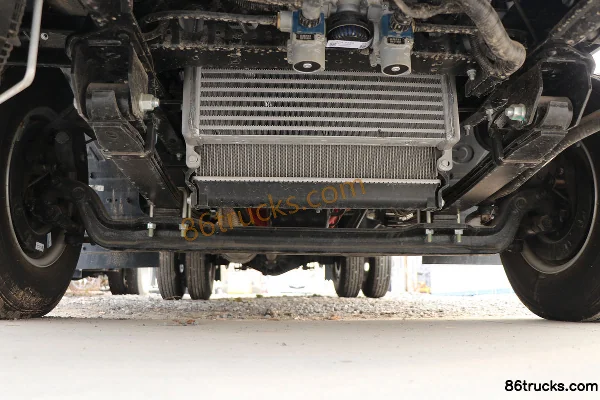 JAC Junling V5 132 hp 4X2(6 wheels) 3.37m Semi-row Flatbed Light Truck (China VI) Chassis (1) | 86Trucks