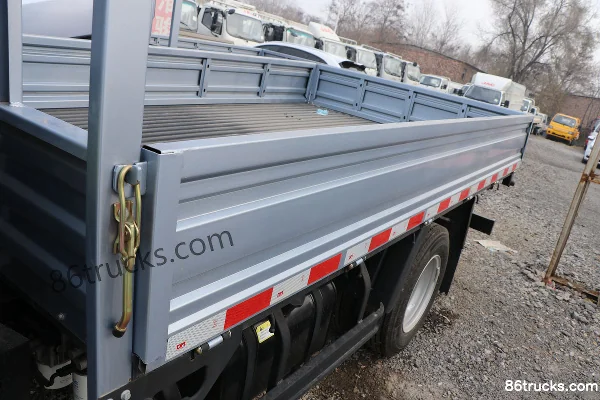 JAC Junling V5 132 hp 4X2(6 wheels) 3.37m Semi-row Flatbed Light Truck (China VI) Body (1) | 86Trucks