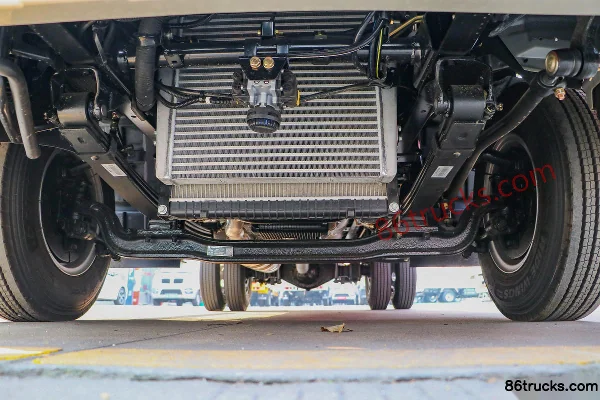 FAW Jiefang Lingtu 150hp 4X2(6 wheels) 4.16m Single Row Van Light Truck Chassis (1) | 86Trucks
