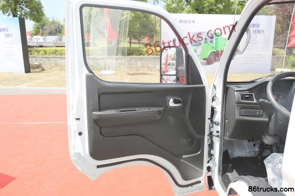 NanJun Ruibao 3.5T 4.11m single-row pure electric flatbed micro truck 4X2(6 wheels) Interior (1) | 86Trucks