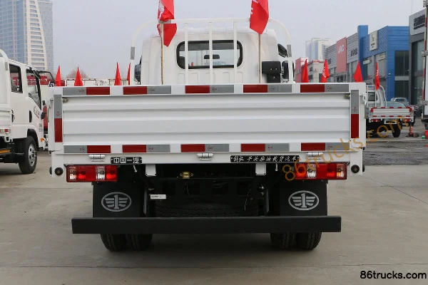 FAW Jiefang Hu VR 130 hp 4X2(6 wheels) 3.37m double-row flatbed truck (China VI) Body (3) | 86Trucks