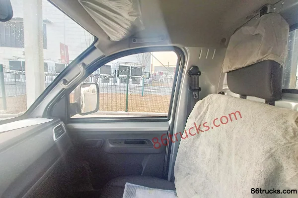 BAW Jingka T7 Comfort Edition 2.0L 122hp 4X2(6 wheels) CNG 3.3m Single Row Flatbed Micro Truck (China VI) Cab (1) | 86Trucks