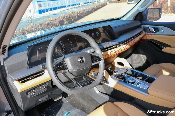 Changan Lantuo 2023 Leading Edition 2.0L gasoline 233 hp automatic four-wheel drive standard wheelbase double-row pickup Chassis (2) | 86Tru