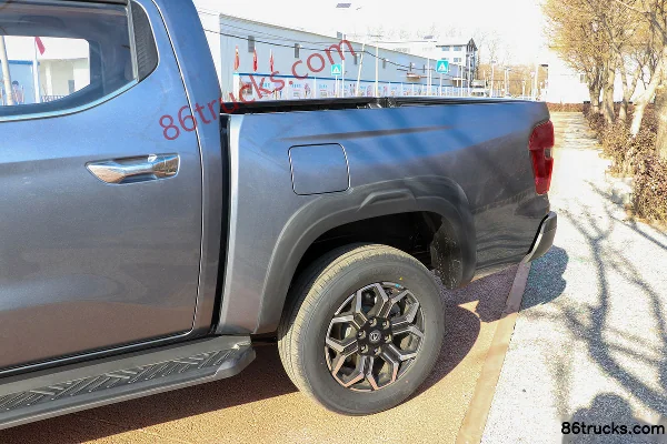 Changan Lantuo 2023 Leading Edition 2.0L gasoline 233 hp automatic four-wheel drive standard wheelbase double-row pickup Official Photos (1)
