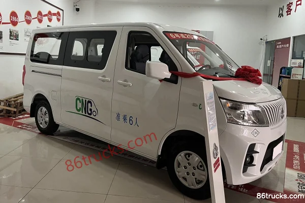 Changan Light Truck Ruixiang M60 2020 Standard 1.6L 105hp CNG 6-Seat Multi-Purpose Passenger Vehicle (China VI) Exterior (2) | 86Trucks